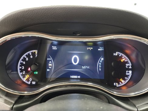Used 2015 Jeep Grand Cherokee Limited w/ Luxury Group II image 20
