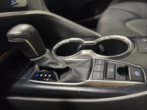 Used 2020 Toyota Camry XSE image 26
