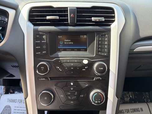 Used 2015 Ford Fusion SE image 17
