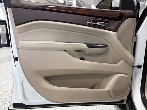 Used 2015 Cadillac SRX Luxury w/ Driver Awareness Package image 21