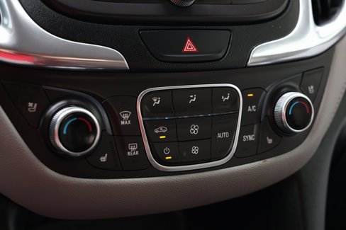 Used 2018 Chevrolet Equinox Premier image 22