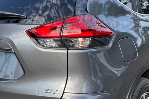 Used 2019 Nissan Rogue SV w/ Premium Package image 28
