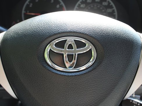 Used 2013 Toyota Corolla LE image 26