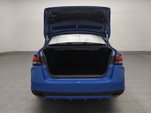 Used 2021 Nissan Versa SV image 29