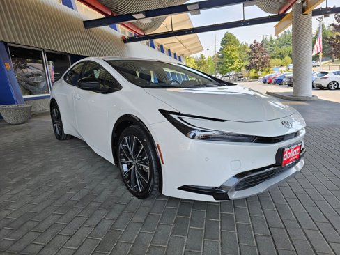 Used 2023 Toyota Prius XLE image 3