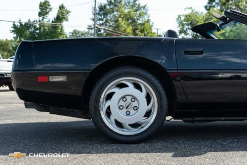 Used 1992 Chevrolet Corvette Convertible image 7