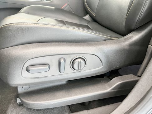 Used 2022 Chevrolet Equinox Premier image 16