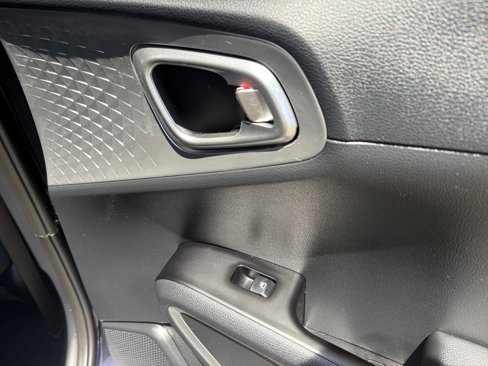 Certified 2022 Kia Soul LX image 35