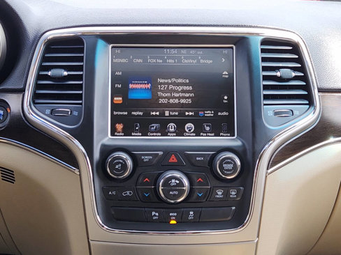 Used 2014 Jeep Grand Cherokee Limited w/ Trailer Tow Group IV image 17