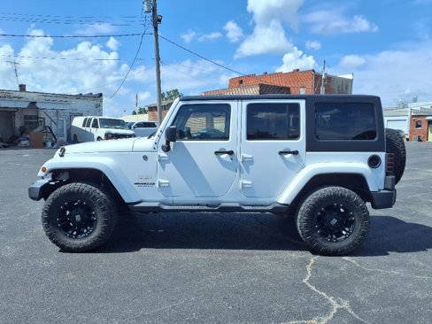 Used 2015 Jeep Wrangler Unlimited Sahara w/ Connectivity Group image 2