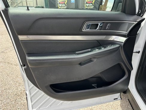 Used 2019 Ford Explorer XLT image 15