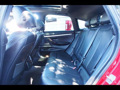 Used 2017 BMW 330i Gran Turismo xDrive image 19