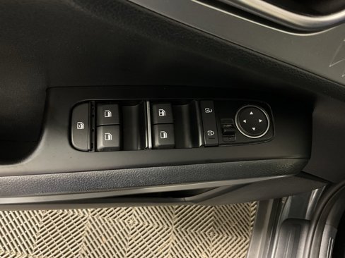 Used 2023 Kia Soul LX image 17