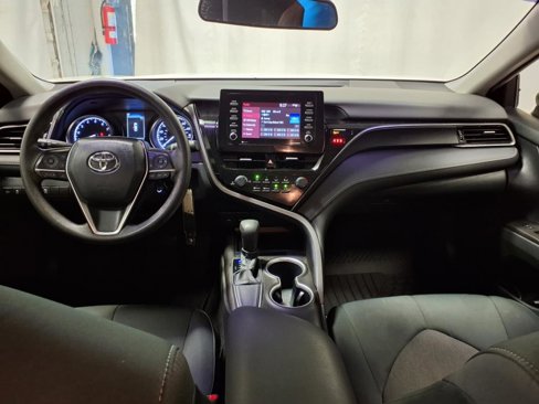 Used 2021 Toyota Camry LE image 11
