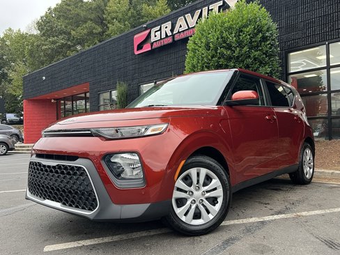 Used 2022 Kia Soul LX image 2