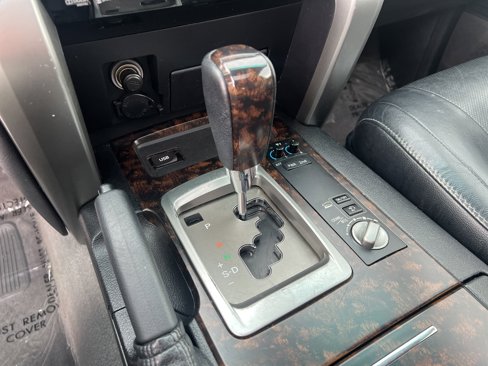 Used 2014 Toyota Land Cruiser image 40