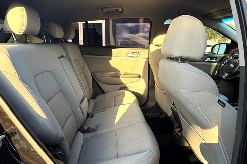 Used 2019 Kia Sportage LX image 18