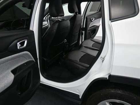 Used 2023 Jeep Compass Latitude w/ Convenience Group image 13