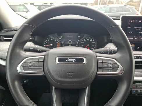 Certified 2022 Jeep Compass Latitude image 18