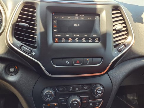 Used 2021 Jeep Cherokee Latitude Plus image 31