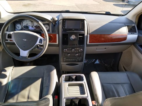 Used 2008 Chrysler Town & Country Touring image 15