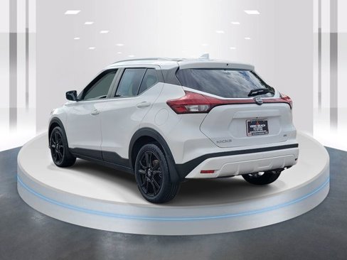 Used 2023 Nissan Kicks SV image 4