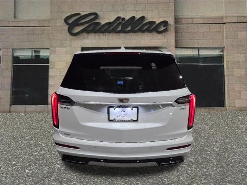 Used 2023 Cadillac XT6 Sport image 4