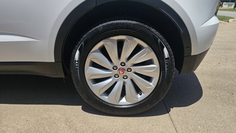 Used 2018 Jaguar E-PACE SE image 14