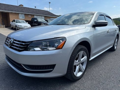Used 2013 Volkswagen Passat TDI SE image 7