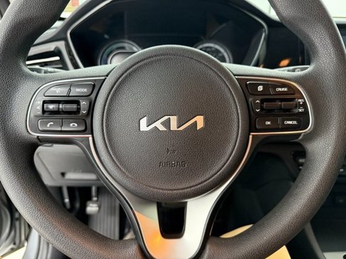 Used 2022 Kia Niro LX image 9