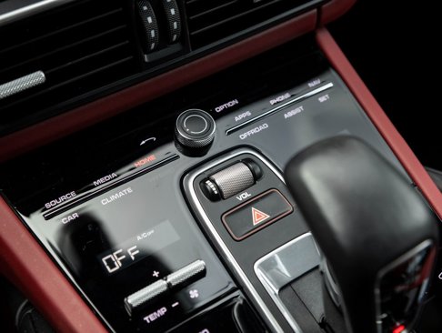 Certified 2022 Porsche Cayenne image 27