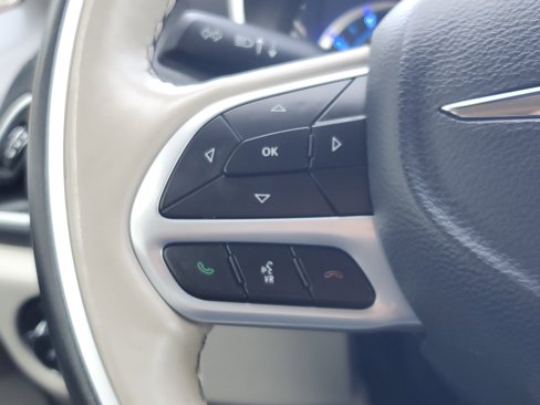 Used 2020 Chrysler Pacifica Limited w/ Advanced Safetytec Group image 13