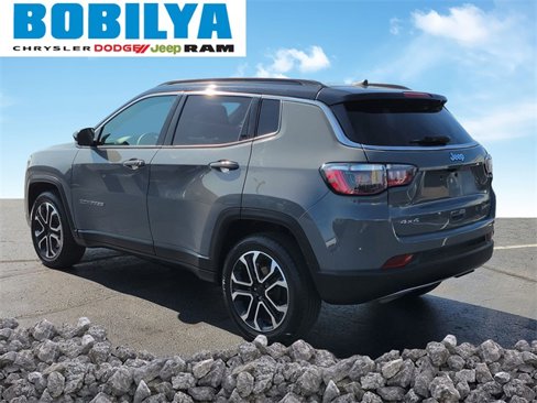 Used 2023 Jeep Compass Limited image 4