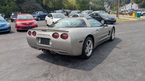 Used 2001 Chevrolet Corvette Coupe w/ Preferred Equipment Group1 image 9