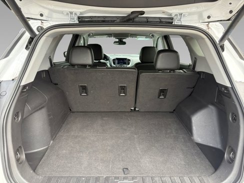 Used 2023 GMC Terrain SLT image 23