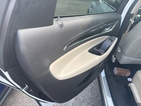Used 2021 Buick Enclave Essence w/ Sound and Sites Package image 33