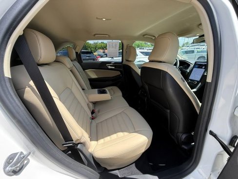 Used 2022 Ford Edge SEL w/ Convenience Package image 10
