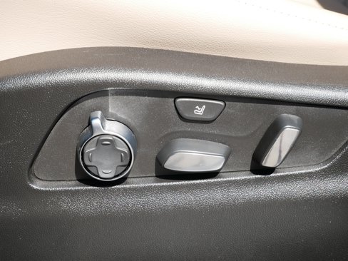 Used 2024 Cadillac XT4 Premium Luxury w/ Technology Package image 7