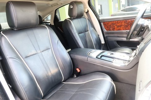 Used 2017 Jaguar XJ R-Sport image 22