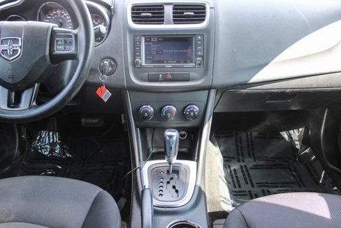 Used 2013 Dodge Avenger SE image 16