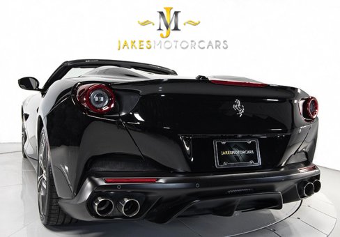 Used 2020 Ferrari Portofino image 8
