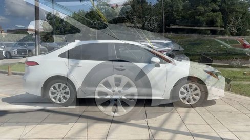 Used 2022 Toyota Corolla LE image 15