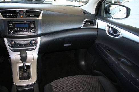 Used 2015 Nissan Sentra S image 11