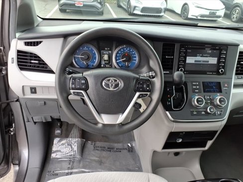 Certified 2019 Toyota Sienna LE image 13