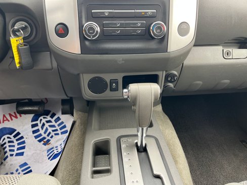Used 2018 Nissan Frontier SV image 19