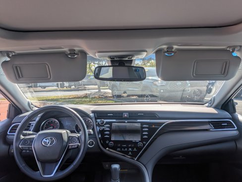 Used 2018 Toyota Camry XLE image 27