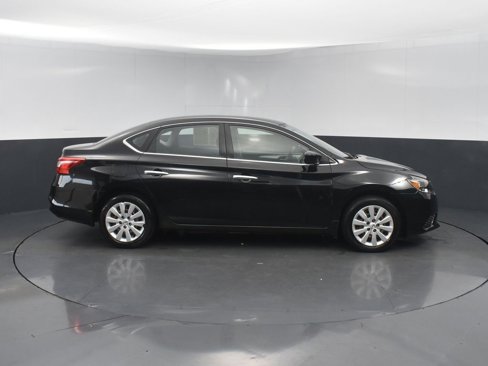 Used 2018 Nissan Sentra S image 4