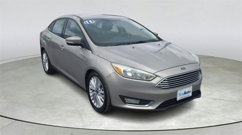 Used 2015 Ford Focus Titanium image 1