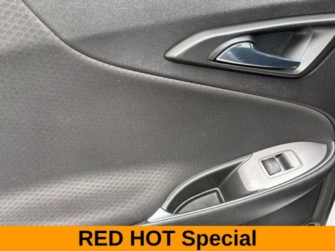 Used 2021 Chevrolet Malibu LT image 32