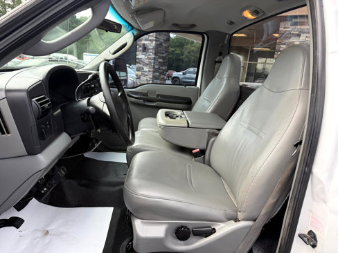 Used 2005 Ford F350 XL image 10